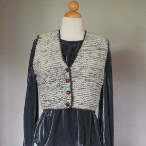 Mahana Handcrafted Soft  Wool Vest Ivory & Black Size Small New Zealand